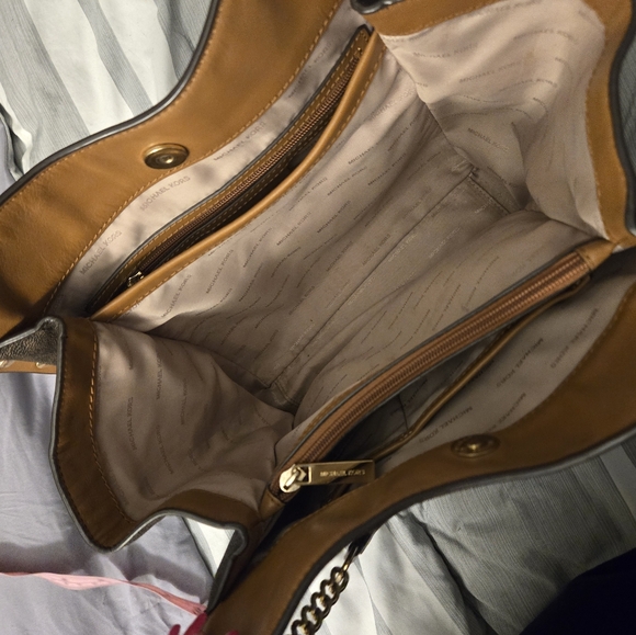Michael Kors Logo Handbag - Picture 4 of 9